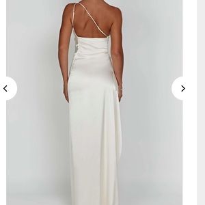 Babyboo Ariel Maxi Dress in Ivory! Size M, brand new